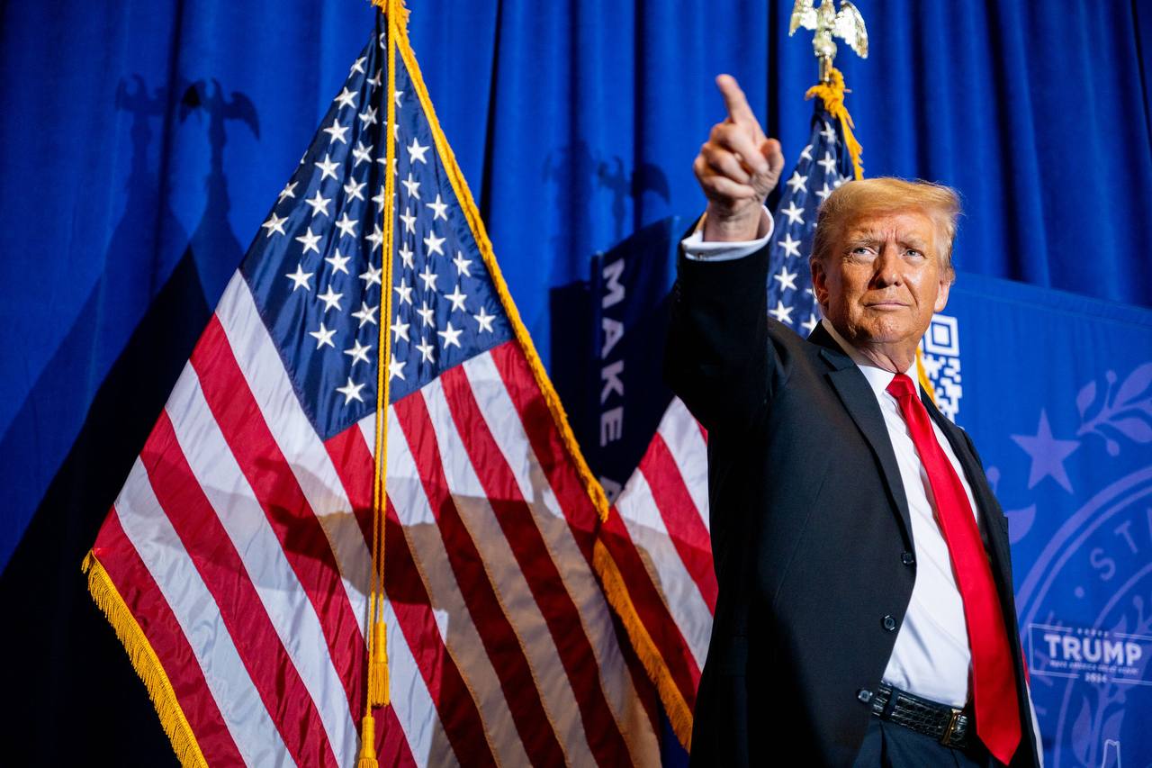 Обещание Дональда Трампа, что весь оставшийся биткоин будет «сделан в США», может оказаться практически невыполнимым. Несмотря на рост добычи BTC в США, большинство биткоинов по-прежнему добываются за пределами страны. Майнеры в таких регионах, как Россия, ОАЭ и Африка, продолжают развивать индустрию благодаря низким ценам на энергию и благоприятным условиям. Крипто ТВ