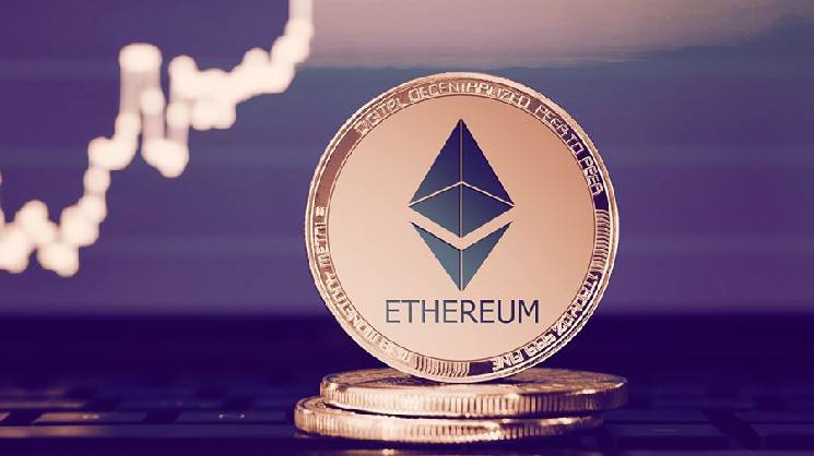 Ethereum под давлением: новые вызовы от конкурентов Согласно свежему отчету JPMorgan, Ethereum продолжает терять свою долю на криптовалютном рынке, которая упала до четырехлетнего минимума. Аналитики банка указывают на усиливающуюся конкуренцию со стороны альтернативных блокчейнов, таких как Solana, а также Layer 2 решений, предлагающих более низкие комиссии и высокую масштабируемость.