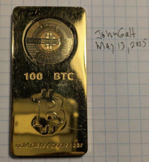 В 2012 году участник Bitcointalk под ником JohnGalt купил Casascius-слиток с 100 BTC за $500 — 13 мая 2025 года он раскрыл приватный ключ и обналичил монеты на сумму около $10 000 000.   Он признался, что долго не решался вскрывать слиток из-за его коллекционной ценности и высокого риска, но рост стоимости BTC вынудил его действовать.
