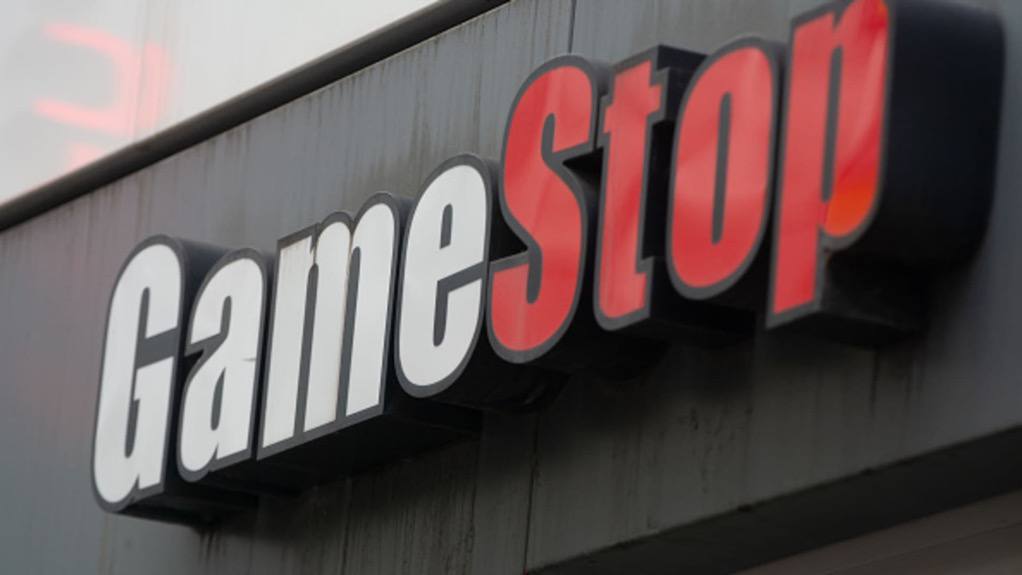 GameStop рассматривает возможность инвестирования в BTC и другие криптовалюты с помощью части своих резервов в размере $4,6 млрд. Эта новость привела к более чем 20-процентному росту стоимости акций GameStop во время внебиржевых торгов после новостей