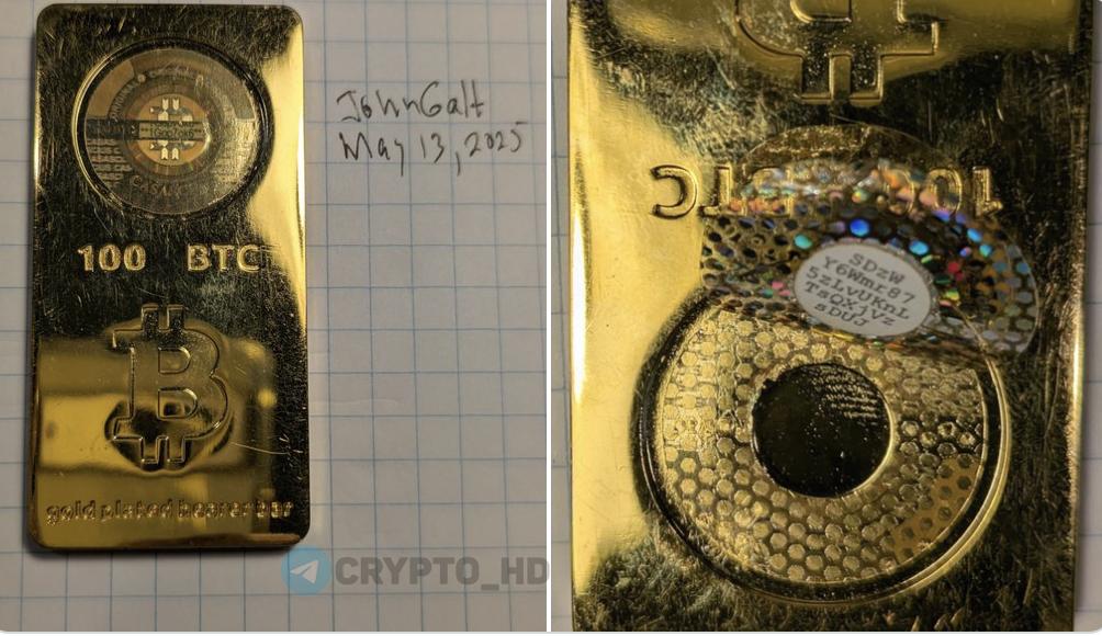 «Счастливчик» вскрыл Биткоин-слиток на 10,000,000$, но случайно слил приватный ключ.  Один из самых редких физических BTC-артефактов, слиток Casascius на 100 BTC был вскрыт спустя 13 лет.   Он был куплен в 2012 году всего за 500$, сегодня он стоит 10,000,000$+.  Владелец аккуратно перевел BTC на новые адреса, но допустил фатальную ошибку – опубликовал мини-ключ  seed  на форуме Bitcointalk.   Это стоило ему 100 BCH  ~$50k  и других форкнутых монет, привязанных к старому адресу.  На данный момент в мире ориентировочно осталось всего 35 невскрытых слитков Casascius.  Crypto Headlines