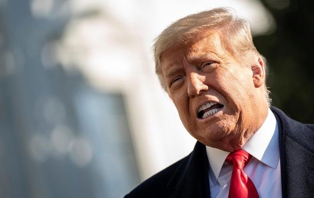 Максин Уотерс хочет запретить Трампу зарабатывать на токенах Законопроект HR 3573 официально запрещает доход от крипты для действующих высокопоставленных лиц США. Цель — не допустить, чтобы политики использовали токены как способ обхода финансовых ограничений. По словам Уотерс, криптопроекты вроде TRUMP — это «угроза честности политического процесса». Торгуй криптовалютой на Bybit Крипто Стукач Подписаться