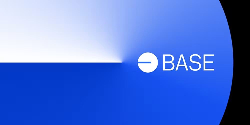 Coinbase Wallet превратился в Base App Или "У нас есть WeChat дома"  Base App - super-app для продуктов Coinbase.  Кошелек, социальная сеть через Farcaster и Zora, DeFi.  В анонсах обещают до 4,1 % годовых на USDC, бесплатные p2p-переводы, NFC-платежи одним тапом.   На join.base.app открыт вейтлист; релиз обещают «скоро».  == == ==   Coinbase закрывают воронку для пользователя: блокчейн Base, инструментарий для разработчиков Base Build и консюмер-портал Base App.  Зачем делиться, когда можно не делиться и все делать внутри себя.  Подобной дорожкой идет Tether с запуском Stablechain.  Из плюсов: Base - все-таки l2 к эфиру и юзеры будут онбордиться в первую очередь в DeFi эфира.  Из минусов: будет ли что-то от этого эфиру - вопрос открытый.