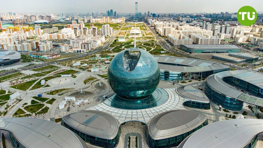 Казахстан потерял $15 млрд из-за отсутствия крипторегулирования Центральный банк Казахстана признал, что недостатки законодательства привлекли к тому, что из страны вывели около $15 млрд в криптовалюте. Сейчас власти пытаются создать систему, позволяющую отслеживать криптотранзакции, но вряд ли уже получат данные о выведенных средствах. По оценкам правительства, более 91% из $4,1 млрд, потраченных на криптовалютные транзакции в 2023 году, были проведены на сером рынке.