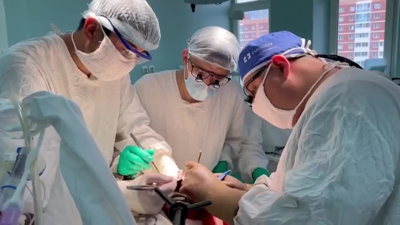 Иркутские хирурги успешно провели сплит-трансплантацию печени для взрослого и ребенка