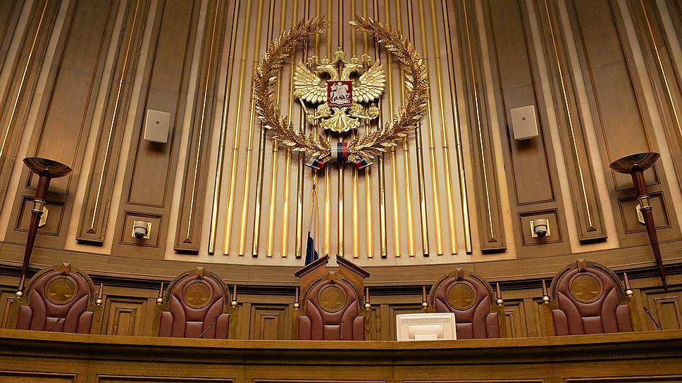 ВС запретил ФНС получать приоритет в банкротстве через арест имущества. Верховный суд решил, что арест имущества налоговиками не дает ФНС приоритета в банкротстве и не превращает ее требования в обеспеченные залогом дело № А72-19547/2022 . Суд указал, что закон «О банкротстве» специально не предусматривает таких преимуществ, даже несмотря на поправки к Налоговому кодексу 2019 года, которые давали ФНС права залогодержателя в отношении арестованного ей имущества должника. Продолжаем наблюдение!