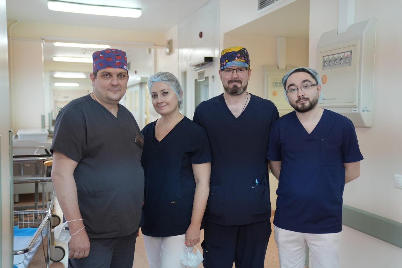 В Национальном медицинском исследовательском центре акушерства, гинекологии и перинатологии имени академика В. И. Кулакова ежегодно принимают более 50 беременных с диагнозом врожденной диафрагмальной грыжи плода, среди пациенток женщины из всех регионов России, самые сложные случаи, и операция с использованием инновационной технологии фетоскопической эндотрахеальной окклюзии трахеи дает шанс в тех случаях, когда другие технологии не дают шанса для жизни ребенка.