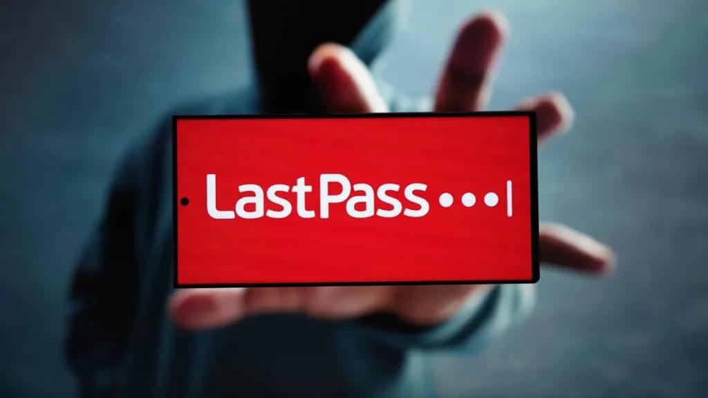 Хакеры украли еще $5,4 млн у жертв взлома LastPass  40 пользователей потеряли $5,4 млн из-за новой атаки, связанной со взломом LastPass в 2022 году, сообщил ZachXBT.  Средства переведены в ETH и биткоин. Специалисты советуют перенести активы на безопасные кошельки.  Подробнее: cryptol.info/lastpass  #Hack    Cryptol