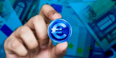 Финансируемая Tether и Kraken нидерландская компания Quantoz анонсировала запуск двух стейблкоинов на базе евро  EURQ  и доллара США  USDQ , активы разработаны по стандартам европейского MiCA