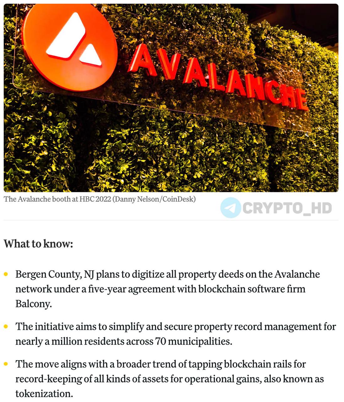 #AVAX На блокчейне Avalanche токенизируют недвижимость на 240,000,000,000$ – coindesk Берген, пригород Нью-Йорка и один из самых богатых округов США, объявил о крупнейшем в стране проекте по токенизации недвижимости. За 5 лет на блокчейн Avalanche переведут 370,000 актов собственности – в сумме это около $240b. Все сделки с недвижимостью начнут хранить в неизменяемом и доступном реестре. Это ускорит процессы оформления собственности, снизит риски мошенничества и позволит проще отслеживать права собственности для почти миллиона жителей округа. Ранее: - партнерство с FIFA - фонд VanEck - BlackRock и Avalanche Crypto Headlines