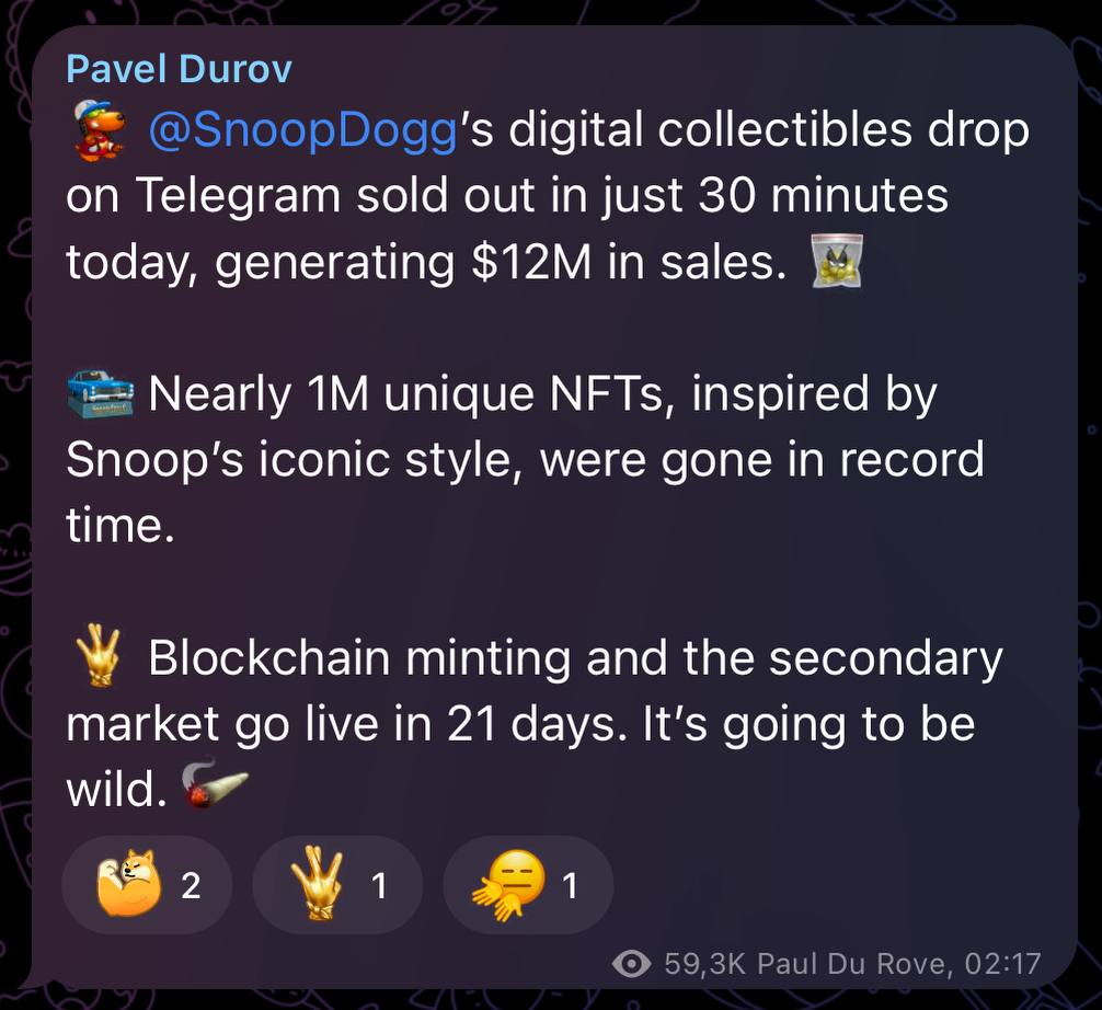 Павел Дуров пишет: Цифровые коллекционные предметы в Telegram распроданы всего за 30 минут сегодня, сгенерировав $12 млн продаж. Почти 1 млн уникальных NFT, вдохновленных культовым стилем Snoop, были распроданы рекордно быстро. Выпуск на блокчейне и вторичный рынок запустятся через 21 день. Будет дико. Интересно, что он имеет в виду под «будет дико» Могу предположить, что у них стоит задача запампить эту коллекцию, чтобы иметь первый авторский ахуенный кейс. Потому что, тут пока все идеально, от маркетинга до дизайна. Это первая авторская коллекция. Как в свое время и первые подарки. Но их нельзя сравнивать ни по стоимости, ни по саплаю. Это разные вещи. У авторской коллекции есть имя, история, фанаты и прочее. И нельзя это ставить рядом с каким-нибудь леденцом или персиком. И мы все с вами прекрасно знаем как после ухода туда, где мы все с вами рано или поздно будем, начинают ценится вещи в знак памяти. Поэтому авторские коллекции даже рядом с обычными ставить нельзя.