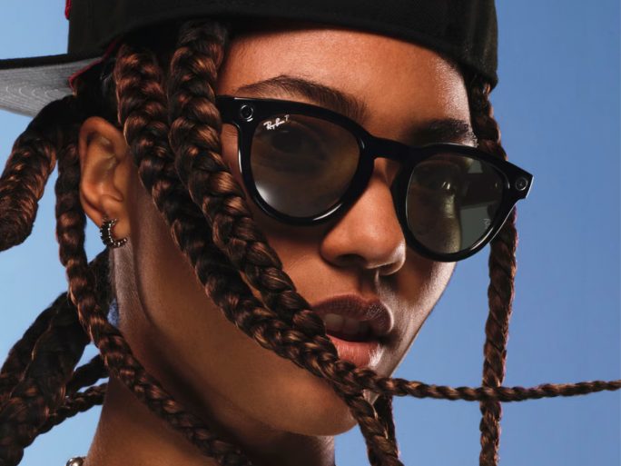 Meta внедряет ИИ-функции в очки Ray-Ban smart glasses  Meta проводит тестирование функций искусственного интеллекта для смарт-очков Ray-Ban, благодаря которым  пользователи смогут общаться с чат-ботом Meta, переводить речь на разные языки и распознавать музыку через Shazam.  Подробности на сайте   UI/UX Designer