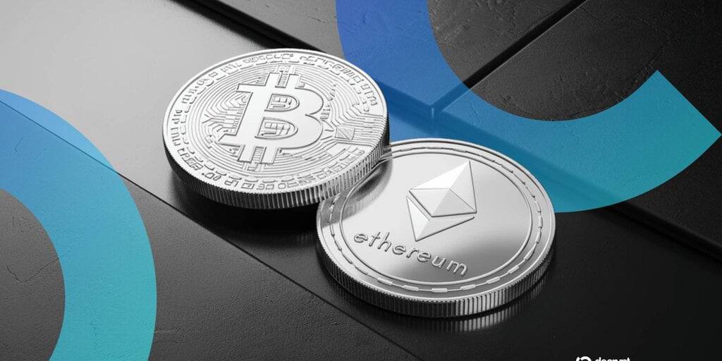 ETF на биткойн и эфир привлекли рекордные 11,2 млрд долларов в июле ETF на биткойн и эфир зафиксировали в июле приток средств в размере 11,2 млрд долларов, причем только эфир привлек 1,6 млрд долларов на прошлой неделе. С начала года приток средств в ETF на эфир превысил 7,8 млрд долларов, что превышает их общий показатель за 2024 год. В то время как ETF на биткойн испытали незначительный отток средств в размере 175 млн долларов, фонды Solana и XRP привлекли 311 млн и 189 млн долларов соответственно. Аналитики считают, что меньшая рыночная капитализация Ethereum способствует его значительному притоку средств. Недавние действия SEC в отношении криптовалютных ETF вызвали ажиотаж на рынке. Несмотря на некоторые колебания, как Bitcoin, так и Ethereum демонстрируют положительную динамику, торгуясь по цене примерно 119 000 и 3885 долларов соответственно. ссылка для регистрации на WEEX +приветственный бонус код при регистрации через приложение: af32