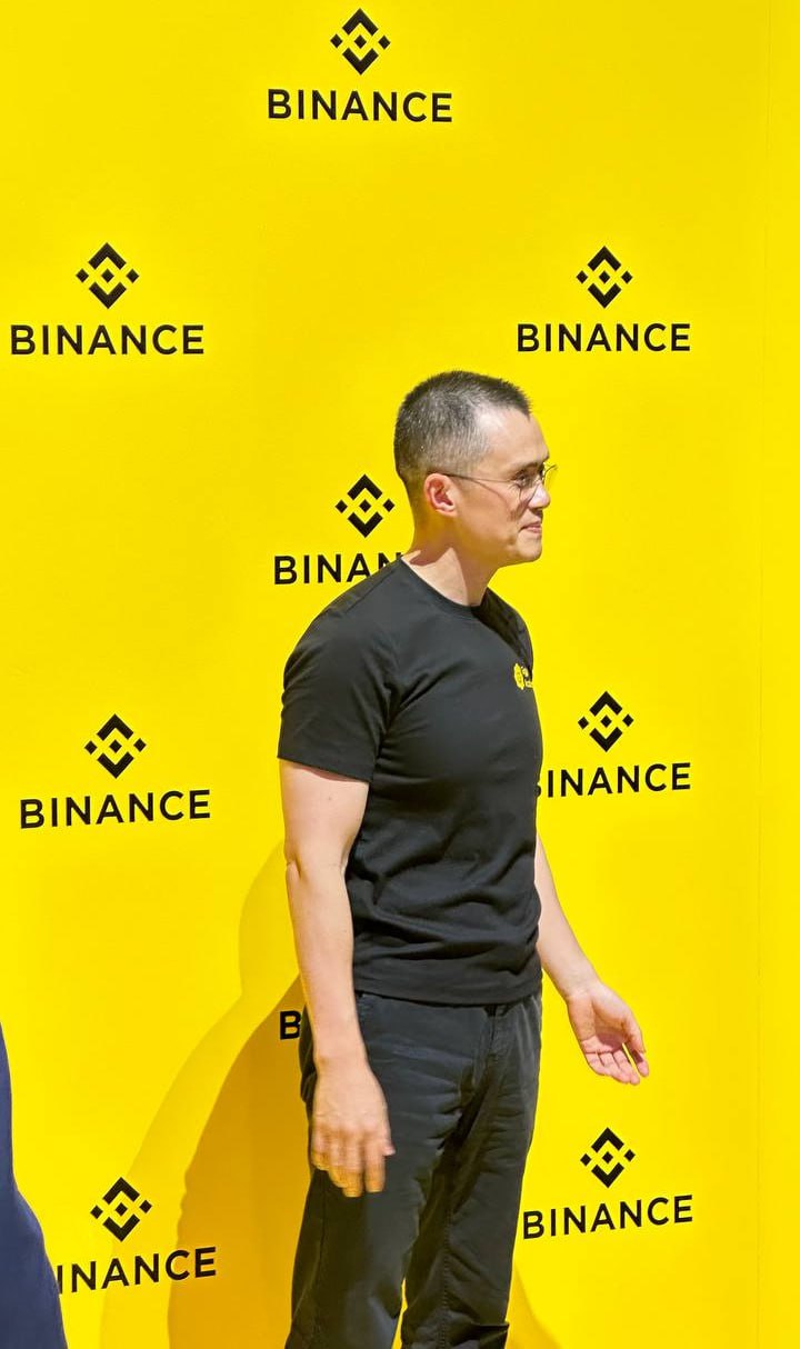 В 15:55 по дубайскому времени основатель Binance CZ  Чанпэн Чжао  появился на мероприятии недели блокчейн Binance и выступил с речью    Предварительно CZ заявил, что он посетит мероприятие как частное лицо.   CZ сказал, что в настоящее время сосредоточен на двух вещах:    Образовании и инвестициях, включая блокчейн, искусственный интеллект и науку о жизни.   Он покинул Binance из-за соглашения с правительством США, которое является общедоступным.  Нет никакого соглашения, которое постоянно запрещает ему работать в Binance, но соглашение может быть обновлено, однако у него нет намерения вернуться на должность генерального директора. Даже если ему разрешат вернуться на должность гендиректора, скорее всего, он этого не сделает.   CZ сказал, что некоторые надзиратели тюрьмы спрашивали его, какие монеты им стоит купить. CZ ответил, что в тюрьме нет интернета, поэтому он не может дать ответ. Некоторые надзиратели тюрьмы могли быть немного грубыми, но не было никаких конфликтов, насилия и физических столкновений.    ByBit     Копитрейдинг     YouTube