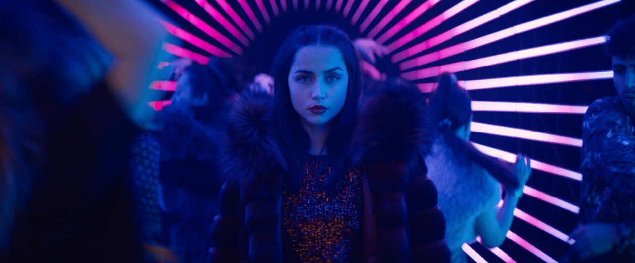 У «Балерины» прошла премьера, и фильм уже получил первые отзывы от зрителей Спин-офф с Аной де Армас заслужил 78% свежести на Rotten Tomatoes и 7.4 балла на IMDb. По мнению тех, кто посмотрел, фильм станет достойным продолжением франшизы «Джона Уика», демонстрируя зрелищные боевые сцены, стильный визуал и классные трюки JETFLIX // Новости кино Кино и точка