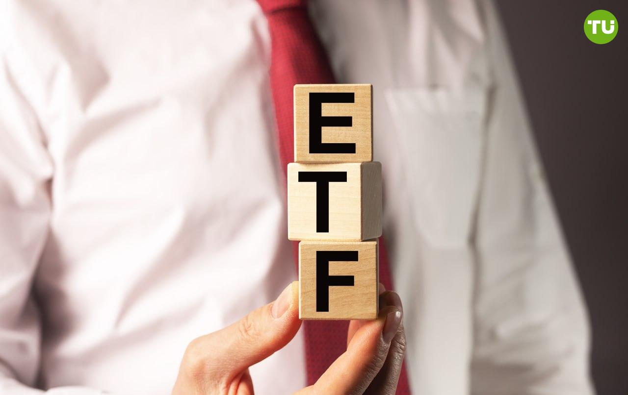 Объем торгов биткоин-ETF превысил $750 млрд  Чуть более чем за год спотовые биткоин-ETF в США преодолели отметку в $750 млрд совокупного торгового объема.    После запуска объем торгов биткоин-ETF быстро вырос, достигнув $100 млрд к марту 2024 года и $200 млрд к апрелю. После победы Трампа показатель превысил $500 млрд.  Тем временем, спотовые Ethereum-ETF, запущенные в июле 2024 года, достигли общего объема торгов в $55,5 млрд.