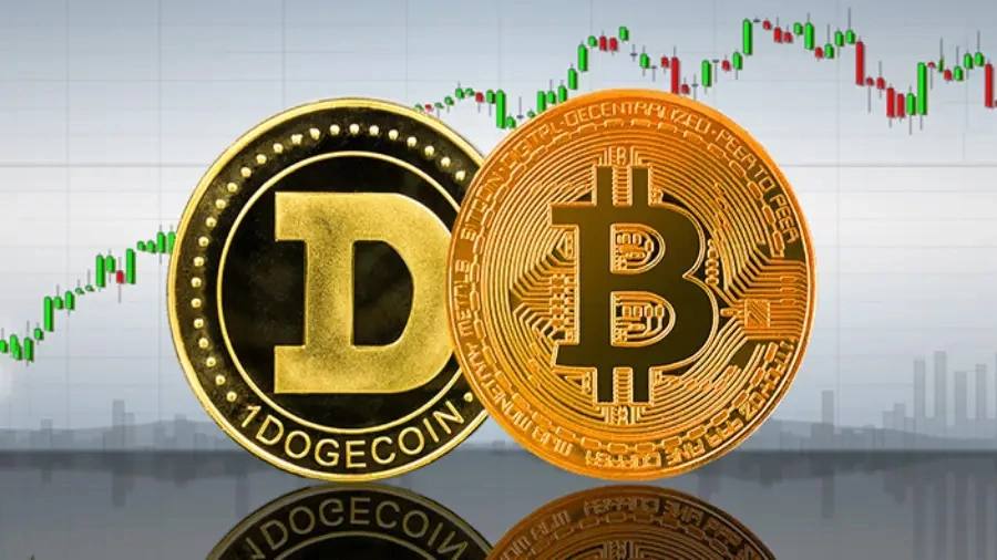 Ветеран рынка мемкоинов смог обойти биткоин по темпам роста    Dogecoin  DOGE  торгуется около отметки $0,166, прибавив в цене за октябрь почти 49%. Инвестиции 11% держателей этого ветерана рынка мемкоинов показывают отрицательную динамику, а 3% инвесторов находятся в области безубыточности.  Аналитики IntoTheBlock отметили, что не менее двух третей владельцев Dogecoin удерживают в портфеле этот актив более года, 31% владеют монетой менее года, а 20% инвестировали свои средства менее месяца назад.  Рост котировок Dogecoin в начале недели обусловлен выступлением миллиардера Илона Маска  Elon Musk  на предвыборных митингах кандидата от Республиканской партии США Дональда Трампа  Donald Trump . Маск является ярым сторонником Dogecoin, и упоминания монеты бизнесменом провоцируют резкую реакцию цены мемкоина, подчеркнули эксперты.  В случае победы Трампа на выборах президента США и назначения Маска на обещанный ему пост главы будущего нового Департамента эффективности государственного управления, стоимость Dogecoin может продемонстрировать ралли, предположили аналитики IntoTheBlock.  Ранее на конференции Binance Blockchain Week в Дубае владелец и бывший генеральный директор крупнейшей криптобиржи мира Binance Чанпэн Чжао  Changpeng Zhao  заявил, что в 2025 году рынок будет находиться в бычьем тренде. По его мнению, криптовалюты стали популярны среди политиков в США.