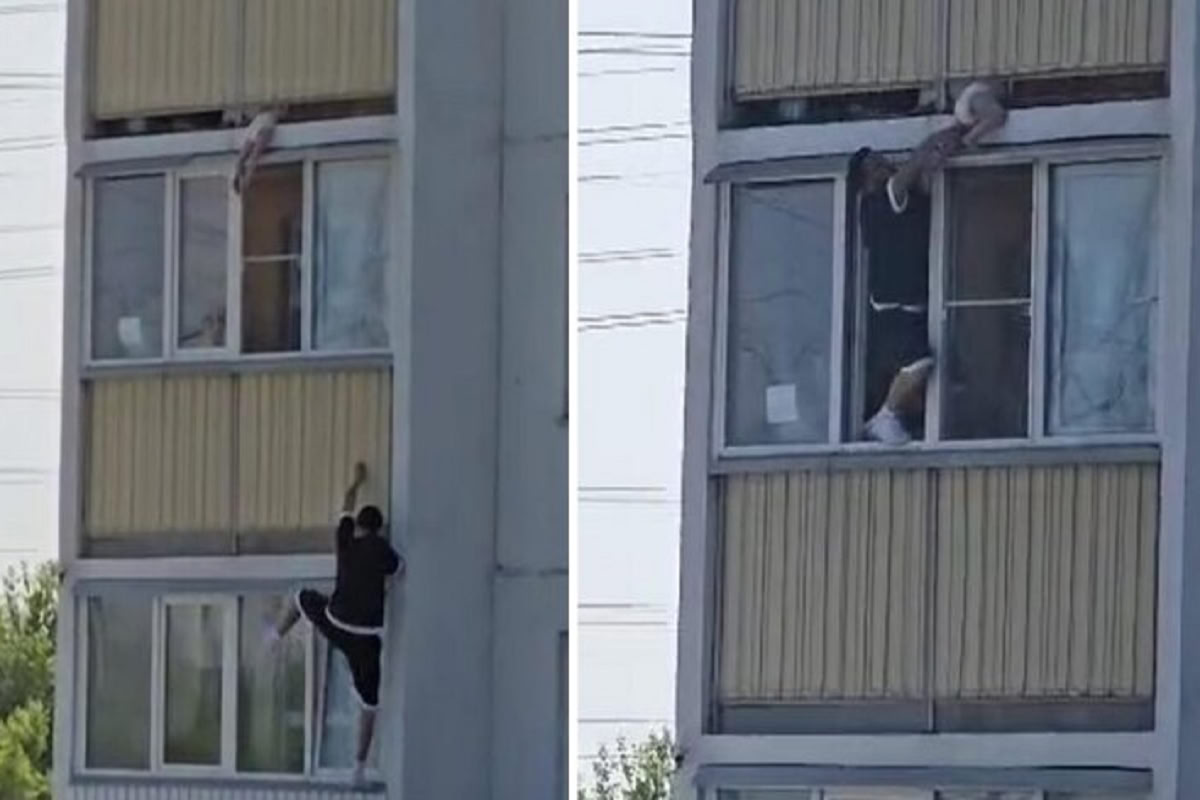Житель Новосибирска спас ребенка, едва не сорвавшегося с балкона третьего этажа В Новосибирске горожане стали очевидцами спасательной операции. Местный житель помог избежать настоящей трагедии. Ребенок застрял на балконе третьего этажа пятиэтажного дома. Он попал в отверстие между заграждением балкона и полом и никак не мог освободиться, рискуя сорваться в любой момент. К счастью, рядом оказался сосед. Он смог залезть на второй этаж и протолкнул малыша на балкон обратно. Сейчас жизни и здоровью ребенка ничего не угрожает.