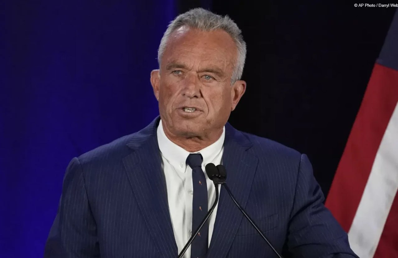 Раньше я нюхал кокаин с сидений унитазов Так глава минздрава США объяснил почему он не боится микробов При этом Роберт Кеннеди младший признавшийся в употреблении наркотиков подчеркнул что уже несколько десятилетий успешно борется с зависимостью Подписаться на РИА Новости