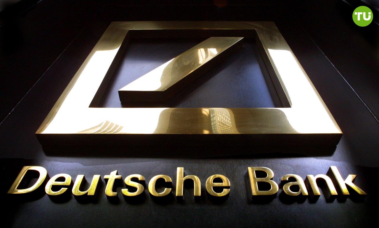 Deutsche Bank присоединяется к гонке стейблкоинов Deutsche Bank активно продвигается в сферу цифровых активов, сосредоточив внимание на стейблкоинах и токенизированных депозитах. Банк рассматривает запуск собственного токена и разработку блокчейн-решения для ускорения и удешевления платежей. Участие Deutsche Bank в международных проектах и партнёрства подчеркивают его долгосрочную стратегию в цифровом банкинге.