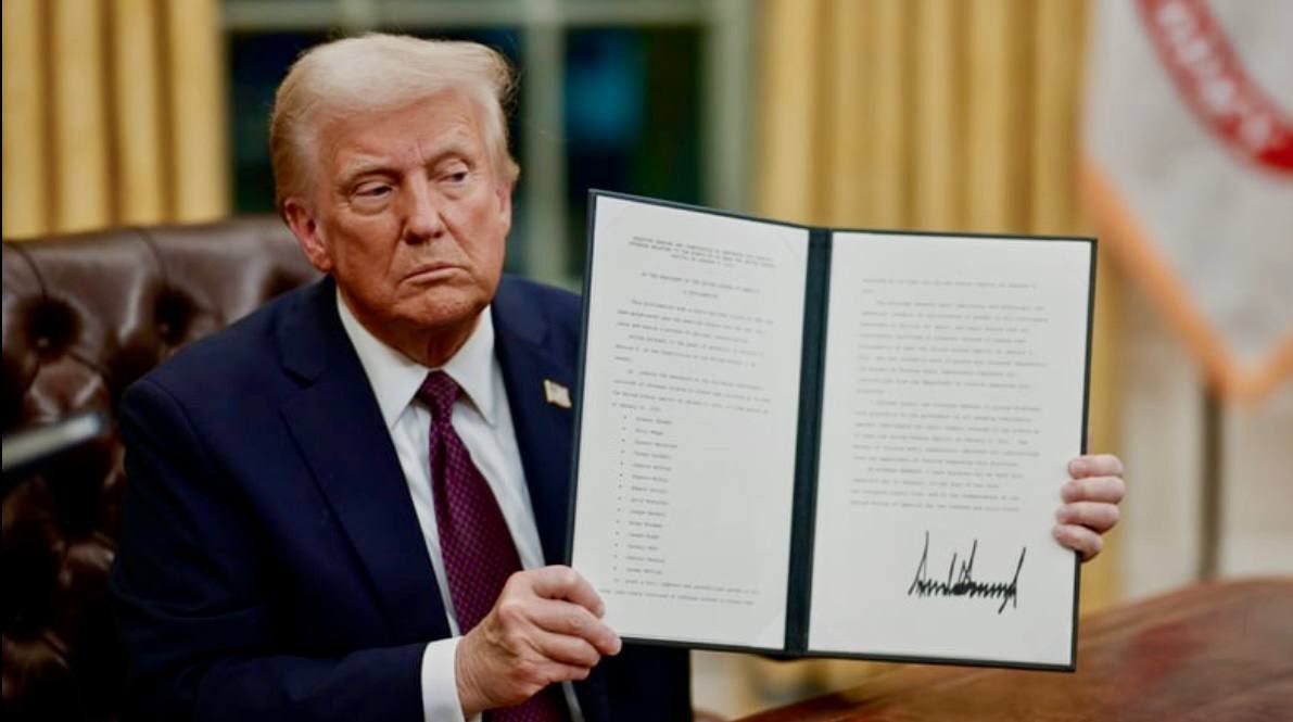 Трамп готовит для всех подарки не совсем В течение двух недель он будет разсылать письма торговым партнерам с уведомлением об односторонних пошлинах Срок на подумать - 9 июля
