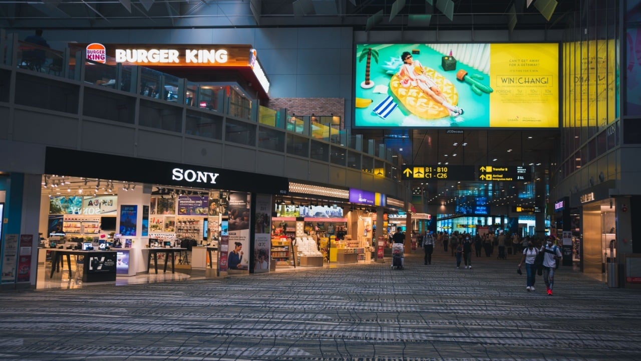 Sony Electronics Singapore и Crypto․com объединились для принятия USDC Sony Electronics Singapore зашагала в мир криптовалюты, объявив о партнерстве с Crypto․com. Поддержка принятия USDC открыла новое направление в проведении расчетов. В рамках этого сотрудничества, Sony сможет принимать платежи в стейблкойне, привязанном к доллару США. Это может увеличить количество транзакций, совершаемых через платформу Crypto․com, и ускорить массовое принятие криптовалюты. В будущем, такого рода партнерства могут стимулировать больше компаний принять криптовалюту как дополнительный способ расчета. Легкий, безопасный и быстрый отклик может помочь увеличить доход от операций и эффективности взаимодействия с клиентами.