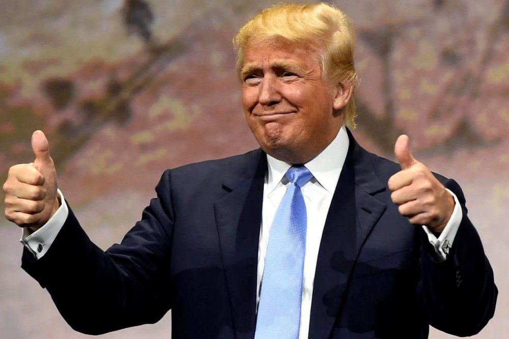 Трамп заработает миллионы долларов в этом месяце на крипте У Дональда запланированы два ужина, один для холдеров его щитка $TRUMP, второй для влиятельных политических спонсоров Оба события уже приносят Трампу прибыль, которая насчитывает миллионы долларов, пока рынки падают Crypto