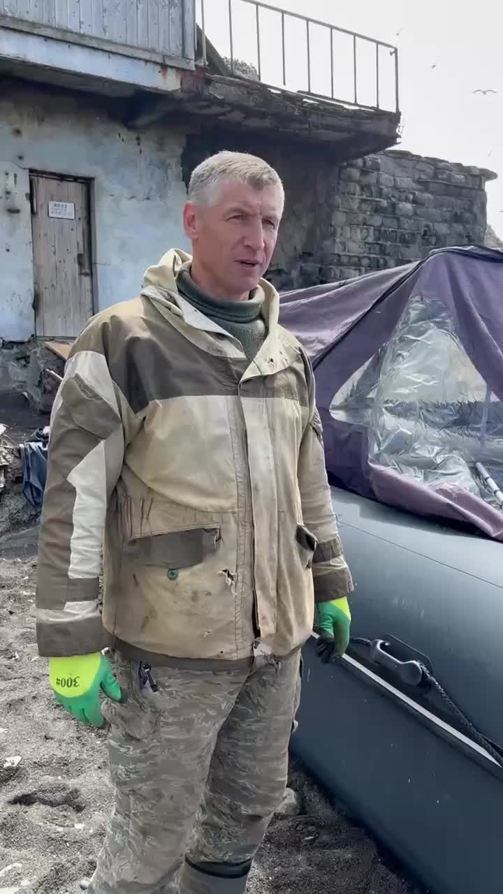 Спасение собаки из колодца в Давид-Городке благодаря чуткости другого пса