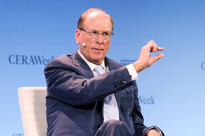 Глава BlackRock заявил: «В ближайшие 5–10 лет Bitcoin превысит $500,000, а его рыночная стоимость составит свыше $10 трлн». КриптоТрейдер 888: КАНАЛ ЧАТ MEXC - биржа с самыми низкими комиссиями на торговлю.
