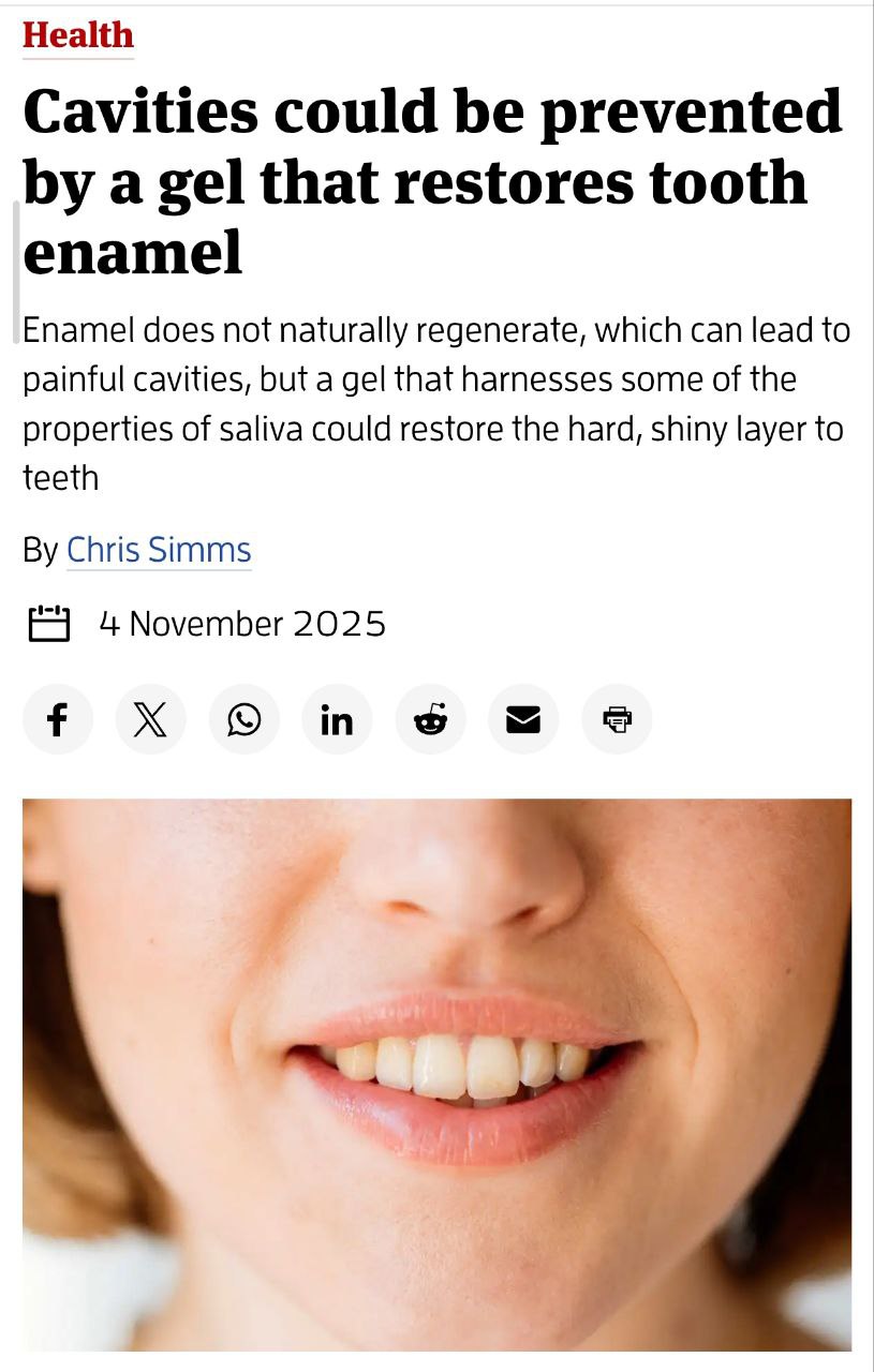 Кариес теперь могут лечить при помощи ГЕЛЯ учёные создали особый состав который восстанавливает зубную эмаль Особый состав создаёт тонкий и прочный слой который сохраняется на зубах несколько недель даже во время чистки зубов Полноценные испытания на людях проведут уже в следующем году А первый полноценный продукт планируют выпустить уже к концу 2026 года Скоро поход к стоматологу будет не таким страшным но всё равно дорогим
