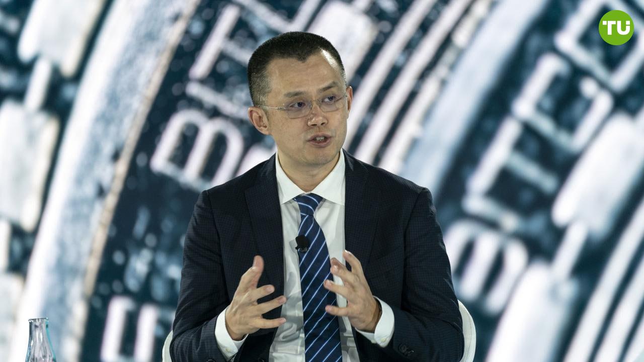 CZ: Биткоин будет стоить больше, чем дом в США Основатель Binance Чанпен Чжао предполагает, что биткоин может стать ценнее среднего дома в Америке. Причина — потенциальные изменения в ипотечном регулировании США. Федеральное агентство по жилищному финансированию FHFA планирует рассматривать криптовалюту как актив для выдачи ипотеки на жилье для одной семьи. И хотя решение еще не принято, сама идея уже вызвала резонанс в криптосообществе. По мнению CZ, в случае одобрения спрос на биткоин стремительно возрастет. Это усилит дефицит и подтолкнет цену вверх. Настолько, что даже 0,1 BTC может стать новым символом финансового достатка в США. Биткоин с его ограниченной эмиссией получит новый толчок к институционализации, и на рынок может выйти совершенно новый тип спроса — со стороны ипотечных заемщиков.