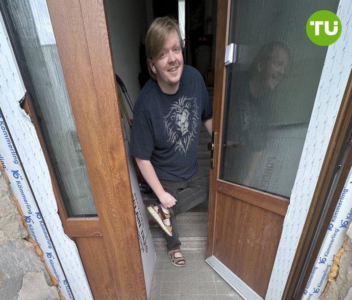 Даркнет снова в деле В громком деле о взятке бывшему министру юстиции Павлу Блажеку в размере 468 BTC на тот момент - $45 млн появился подозреваемый. Чешская полиция арестовала основателя даркнет-платформы Sheep Marketplace Томаша Йириковского. Хотя платформа работала в 2013 году, а Йириковский уже отбыл срок за ее администрирование, местные СМИ сообщают о том, что вероятно именно он пытался дать взятку министру юстиции в начале этого года. Вероятный мотив – попытка вернуть биткоины, незаконно изъятые полицией.