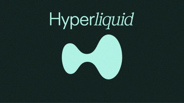 Hyperliquid: детали запуска HYPE  29 ноября Hyperliquid проведёт "генезис-событие", в рамках которого будет запущен его первый токен — HYPE.   HYPE станет основным активом для стекинга и обеспечения консенсуса HyperBFT, что усилит децентрализацию проекта. Токен также будет использоваться как газ для выполнения транзакций в сети HyperEVM и станет частью внутреннего децентрализованного обмена.    Особенность запуска — массовый airdrop: 31%  310 млн токенов  от общего объёма в 1 млрд HYPE будет распределено среди пользователей с накопленными бонусами. Все эти токены будут сразу доступны.  Другие детали распределения:    38.8%  388 млн  направят на будущие вознаграждения и эмиссию;   23.8%  238 млн  предназначены для команды и будущих участников разработки  с годовым локапом ;   6.0%  60 млн  выделено для операционного бюджета Hyper Foundation.  Hyperliquid подчеркнул, что токены не предназначены для бирж, маркет-мейкеров или других частников, что подтверждает курс на создание полностью децентрализованной сети.