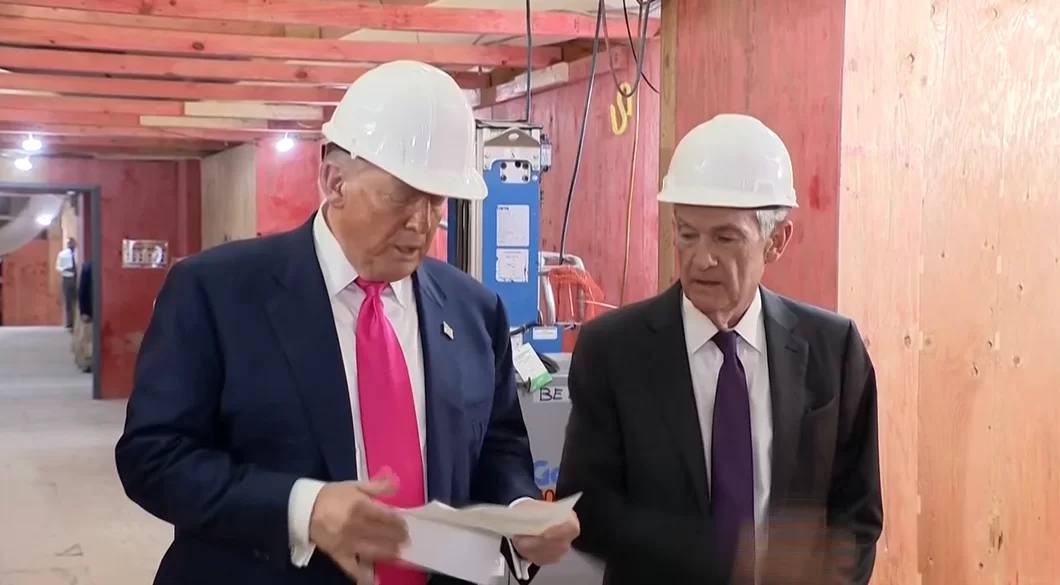 Трамп встретился с главой ФРС Пауэллом  Президент США Дональд Трамп сделал заявление во время своего визита в штаб-квартиру ФРС.  Трамп надеется, что Пауэлл снизит процентные ставки, и сказал, что решение совета следует учитывать при принятии решений по процентным ставкам.  Президент также раскритиковал планы расходов на реконструкцию здания ФРС, заявив: «Обычно, если руководитель проекта превышает бюджет, я его увольняю». Поделившись данными о бюджете реконструкции здания Федерального резерва, Трамп заявил, что стоимость ремонта превысила $3,1 млрд.  Трамп отметил, что перерасход средств ФРС может стать основанием для отставки Пауэлла, также добавив, что у него есть на примете кандидаты на замену Пауэллу, может быть, трое. Но пока что на Пауэлла никто не давит, чтобы тот уходил в отставку.  Так так так, делаем ваши ставки, Пауэлл покинет свой пост или нет     Торгую на бирже Bingx.com  Клуб трейдеров     Telega YouTube Insta Twitter