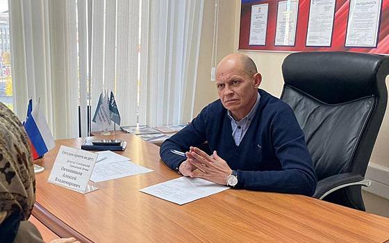 Бывшего тамбовского министра здравоохранения оправдали по делу о браконьерстве Первомайский районный суд Тамбовской области рассмотрел уголовное дело в отношении трех обвиняемых в незаконной охоте на косуль ч. 2 ст. 258 УК РФ . По итогам рассмотрения вина двоих была доказана – их оштрафовали на 100 тысяч и 150 тысяч рублей. А экс-министра здравоохранения региона Алексея Овчинникова оправдали из-за отсутствия состава преступления. Суд посчитал недостаточными доказательства его вины, представленные обвинением. Напомним, сотрудники Госавтоинспекции остановили два автомобиля, в которых обнаружили фрагменты туш косуль. Одним из пассажиров был Овчинников. Тогда завели уголовное дело по п. «а», «б» ч.1 ст.258 УК РФ – «Незаконная охота с причинением крупного ущерба и с применением механического транспортного средства». Также он стал подозреваемым еще по одному уголовному делу по ст. 319 УК РФ – «Оскорбление представителя власти».