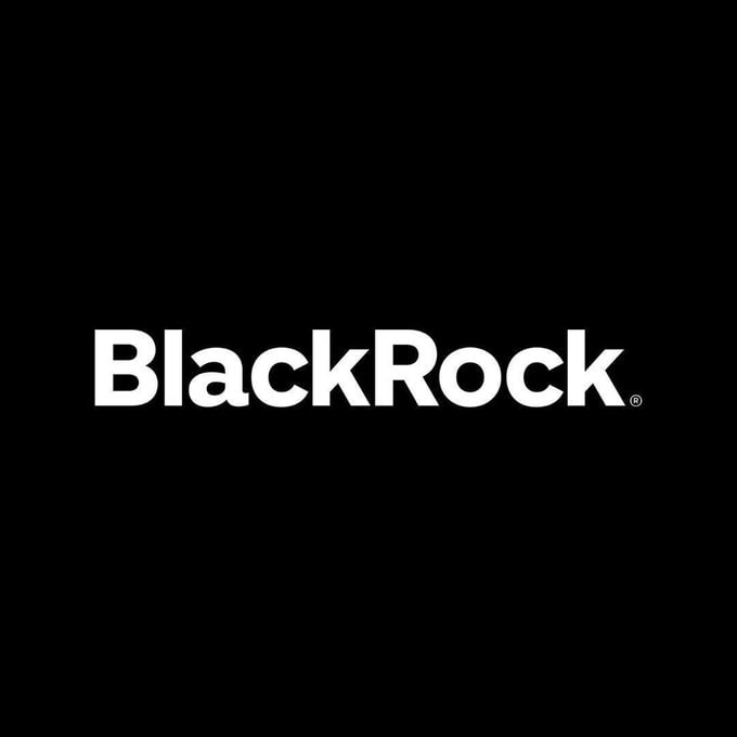 BlackRock провела встречу с SEC по вопросам стейкинга, токенизации и ETF на криптоактивы. #BlackRock