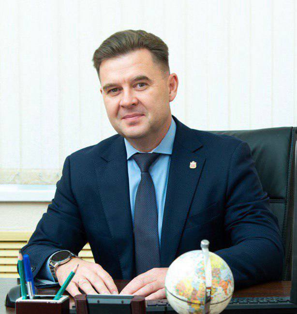 Исполняющим обязанности министра здравоохранения Оренбургской области с 15 апреля 2025 года до назначения вице-губернатора – заместителя председателя Правительства Оренбургской области по социальной политике – министра здравоохранения Оренбургской области назначен Шатилов Андрей Петрович. Указ вступил в силу со дня его подписания.