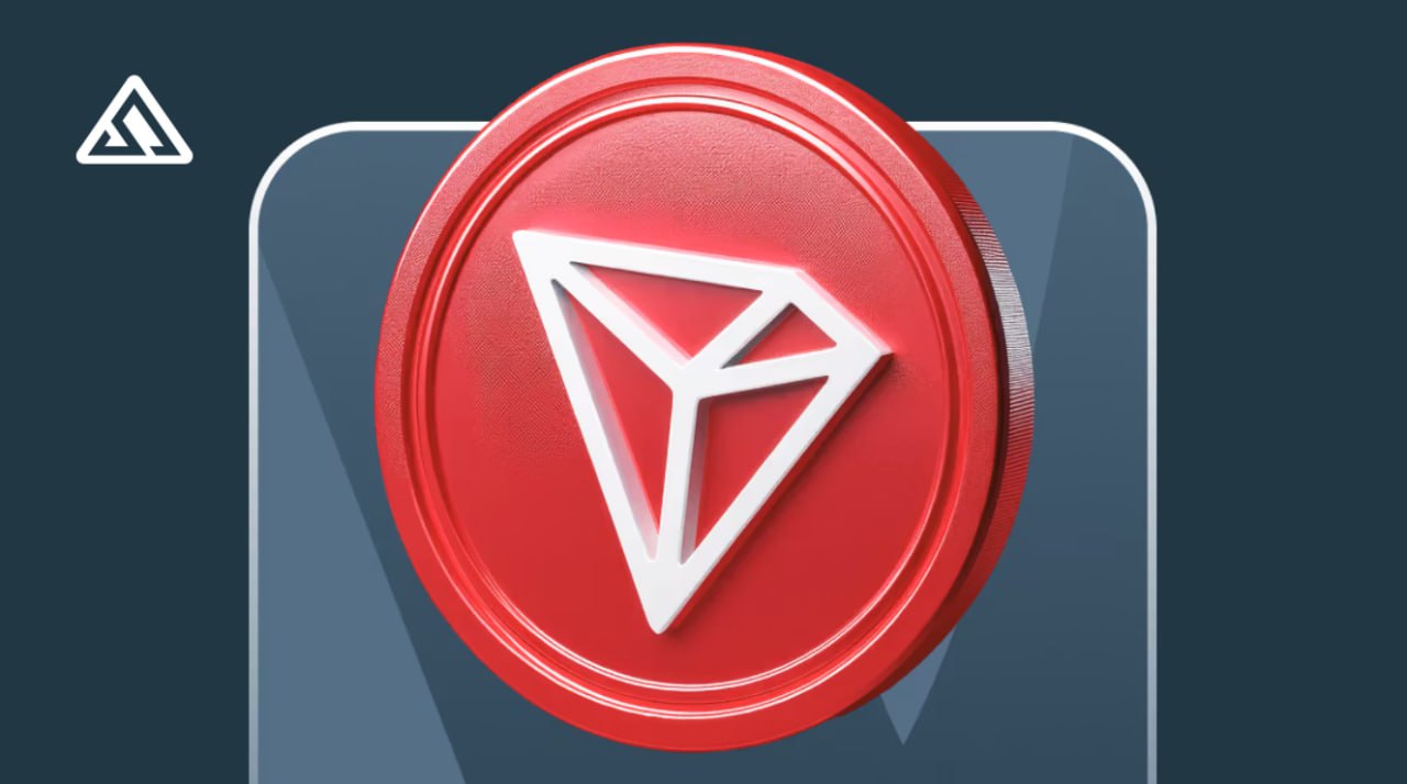 Tron Inc. планирует привлечь $1 млрд для инвестиций в TRX Компания Tron Inc. бывшая SRM Entertainment подала заявку в SEC на размещение акций и других ценных бумаг на сумму до $1 млрд. Цель — расширение резерва в токенах TRX. На фоне новости: Акции Tron Inc. выросли на 13% до $10,84 Капитализация превысила $200 млн С момента слияния с экосистемой Джастина Сана и ребрендинга акции взлетели на 1300% Компания уже управляет более чем 365 млн TRX, став крупнейшим держателем токена. В июне она привлекла $100 млн и намерена продолжать покупки, копируя стратегию Michael Saylor/Strategy. Цена TRX за сутки выросла на 2% и торгуется по $0,32 по данным CoinGecko Контекст: Ранее компания занималась игрушками и сувенирами, но после ребрендинга полностью перешла в крипто-сектор. Винсент Лю Kronos Research : «Это агрессивная инженерия ликвидности и шаг к интеграции традиционных финансов в экосистему Tron». Он также отметил, что низкая рыночная глубина TRX может привести к высокой волатильности при такой стратегии — в отличие от BTC. Mining Cluster TG Dzen Web