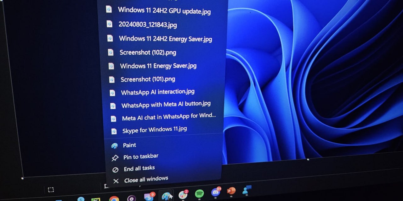 Windows 11 сломала РАБОЧИЙ СТОЛ иногда он просто исчезает По словам юзеров неизвестная ошибка крашит Проводник который ломает процесс Explorer exe Он отвечает за рабочий стол который в результате может пропасть Баг решается перезагрузкой процесса Explorer exe или всего компа Microsoft уже признала проблему Контора вайб кодеров