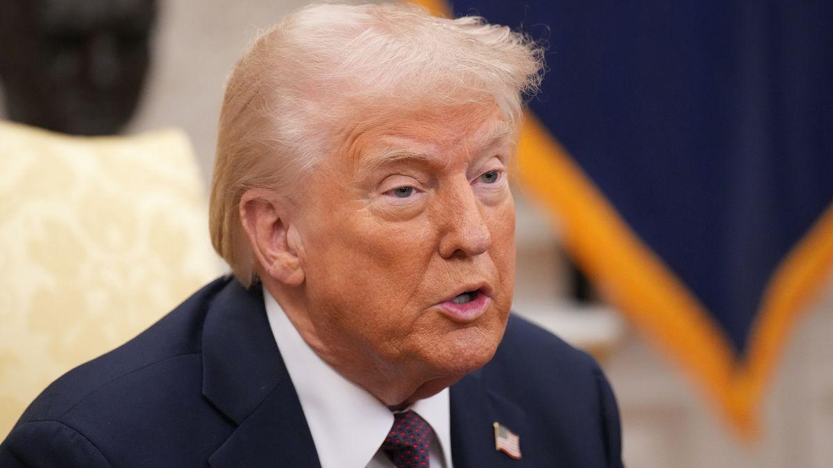 ⏺ Forbes: семья Трампа продала часть акций World Liberty Financial Доля DT Marks DeFi LLC в компании WLFI снизилась с 75% до 40%. Сделка состоялась 8 июня без публичных заявлений. Несмотря на потерю контрольного пакета, WLFI продолжает приносить многомиллионную выручку. Начни торговать криптовалютой на Bybit Крипто Вестник Подписаться