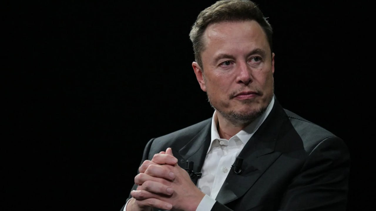 Илон Маск: США приближаются к финансовому краху  1. Рост долговой нагрузки    — По словам Илона Маска, почти четверть всех налоговых поступлений в США уходит на обслуживание госдолга    — Сумма долга достигла 37 триллионов долларов, при годовом доходе бюджета в 5 триллионов  2. Опасения по устойчивости    — Выплаты по процентам уже составляют 1,2 триллиона долларов в год    — Маск предупреждает, что при сохранении текущей динамики все налоговые доходы будут направляться исключительно на выплату процентов  Цитата: "Америка фактически обанкротится, и все налоговые поступления пойдут на выплату процентов по госдолгу."  Crypto   Azam