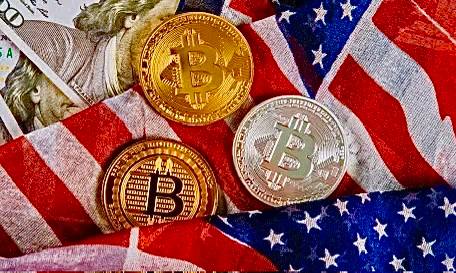 American Bitcoin при поддержке сына Трампа выходит на Nasdaq. Американская майнинговая компания American Bitcoin станет публичной — она объединяется с уже торгующейся на Nasdaq фирмой Gryphon Digital Mining. Важные моменты: Сделку по слиянию планируют закрыть до конца 2025 года. У компании будет новый тикер - ABTC За проектом стоит Hut 8, крупнейшая майнинг-компания, а также сын Дональда Трампа — Эрик Трамп. После объединения 98% новой компании будет принадлежать акционерам American Bitcoin После новости о слиянии Эрик Трамп заявил: «Мы станем величайшей биткоин-майнинговой компанией в мире — и сделаем это конечно же в Америке» Объединенная компания сосредоточится на добыче биткоина в США. Сейчас Hut 8 держит на счетах 10 012 BTC. American Bitcoin может стать перспективной компанией для инвестиций. Не является индивидуальной инвестиционной рекомендацией