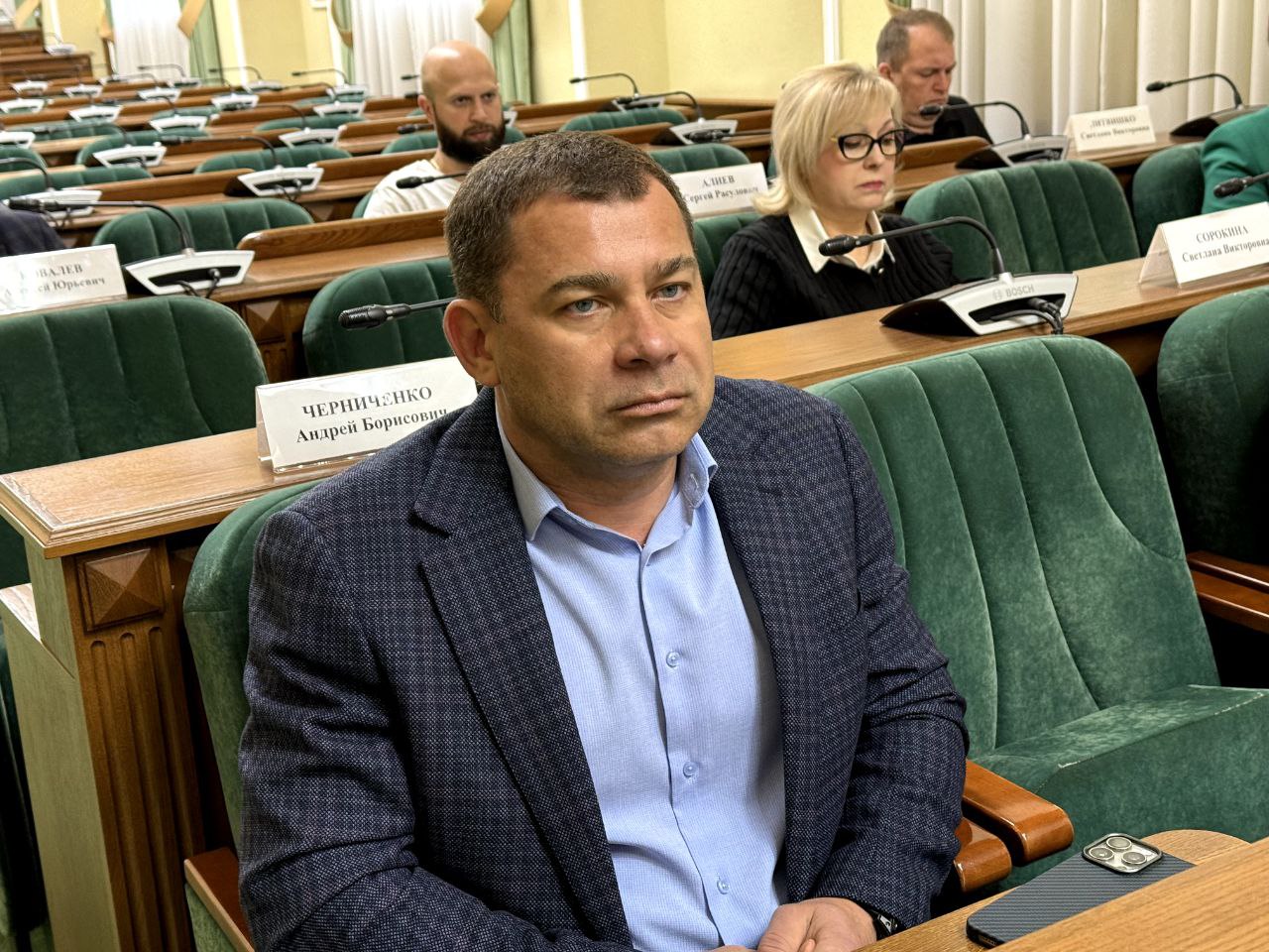 Во вторник главный врач Белгородской областной клинической больницы Святителя Иоасафа, депутат городского Совета Роман Викторович Проценко принял участие в заседании постоянной комиссии Председатель городского Совета Вадим Радченко выступил с проектами решений, которые предполагают внесение изменений в Устав городского округа «Город Белгород». Обусловлено это изменениями действующего законодательства. Выступил заместитель руководителя управления образования администрации города Алексей Ковалёв. Он рассказал об организации отдыха и оздоровления обучающихся в летний период. «На ближайшее заседание сессии будут вынесены проекты решений по вопросам оплаты труда работников муниципальных учреждений средств массовой информации, передачи имущества, исполнения бюджета за 2024 год и другие», — поделился Роман Викторович на своей официальной станице ВКонтакте.