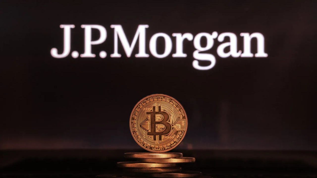 ВТС обгонит золото в этом году  В JPMorgan заявили, что Биткоин продолжит свой рост во второй половине года и может обогнать золото  Драйверами роста станут крупные корпоративные покупки, поддержка криптовалют отдельными штатами США и развитие деривативного рынка  К слову, капитализация золота превышает $20трлн, в этом случае стоимость ВТС приблизится к $1млн за монету   Верим?   Crypto