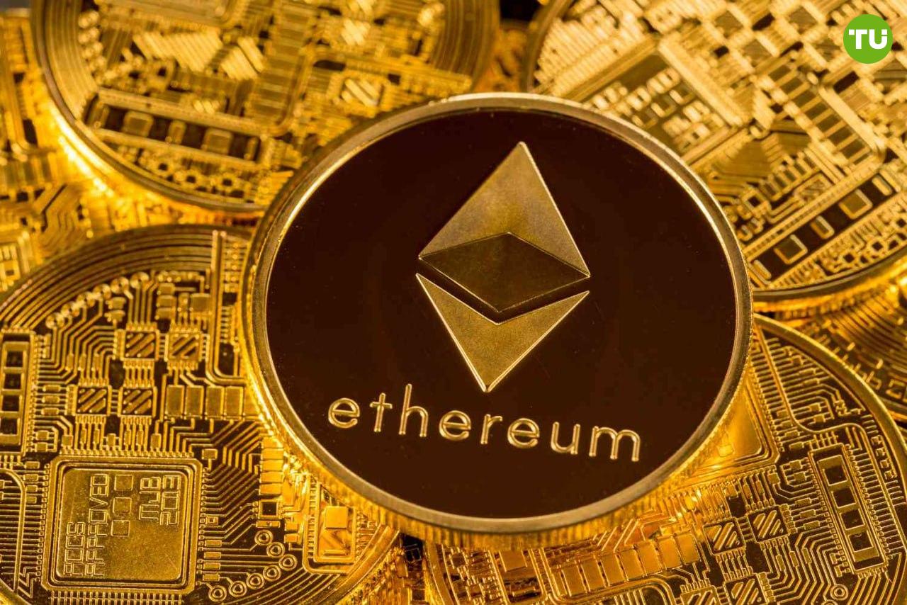 Цена Ethereum взлетает на фоне роста политической поддержки  Появилась информация, что стратегический крипторезерв США будет включать ETH. Дополнительный импульс Ethereum придают инвестиции семейного проекта Трампа WLF.    Кроме того, Эрик Трамп также поддержал ETH. В итоге цена актива выросла более чем на 10%.  Похоже кто-то очень испугался, что инвестиции сгорят?