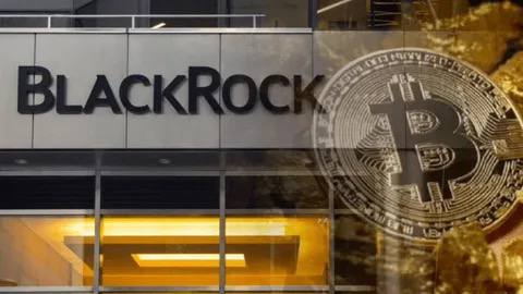 Bitcoin-резервы крупнейшей компании по управлению активами BlackRock преодолели отметку в 400 тыс. BTC и составляют 403,725 тыс. BTC. Такую информацию приводит аналитическая платформа Lookonchain. BlackRock продолжает планомерно увеличивать объем подконтрольной ему первой криптовалюты. Этот объем актива оценивается на текущий момент в 27,60 млрд.$. Эксперты Lookonchain отмечают, что за прошедшие две недели компания приобрела более 34 тыс. BTC на общую сумму в 2,30 млрд.$. Таким образом, BlackRock укрепила свои позиции в качестве одного из крупнейших институциональных держателей Bitcoin. Аналитики отмечают, что важную роль в накоплении компанией криптовалюты играет ее спотовый ETF, который является лидером по объему средств под управлением. ‼ Интересно, что глава компании Ларри Финк активно высказывается в пользу Bitcoin, всячески продвигая инвестиции в ETF, но BlackRock собственные активы в BTC не наращивает. Не рекомендация! Торгую на биржах: Bybit инструкция на регистрацию OKX инструкция на регистрацию BingX инструкция на регистрацию ↔ BitGet подарочный бонус 6200USDT Ставьте , если канал полезен!