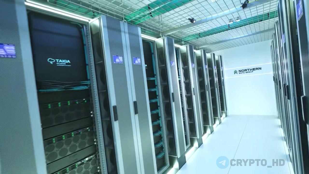#usdt #ai Руководство Tether и Rumble планирует полностью поглотить компанию Northern Data! - Reuters Оценка: $1,170,000,000. Способ приобретения: обмен акций Rumble на все акции Northern Data. Сейчас у Tether ~54% акций Northern Data контрольный пакет + акции компании Rumble около 31%, на $775m . Основные активы Northern Data: • Taiga Cloud — крупнейший в Европе облачный GPU-кластер для AI-задач. • 20 480 NVIDIA H100 и более 2 000 NVIDIA H200 – топовые графические процессоры для AI-обучения. • Ardent Data Centers — сеть дата-центров мощностью до 850 МВт, включая объект на 180 МВт в Джорджии США . Ранее: $775m от Tether в Rumble Crypto Headlines