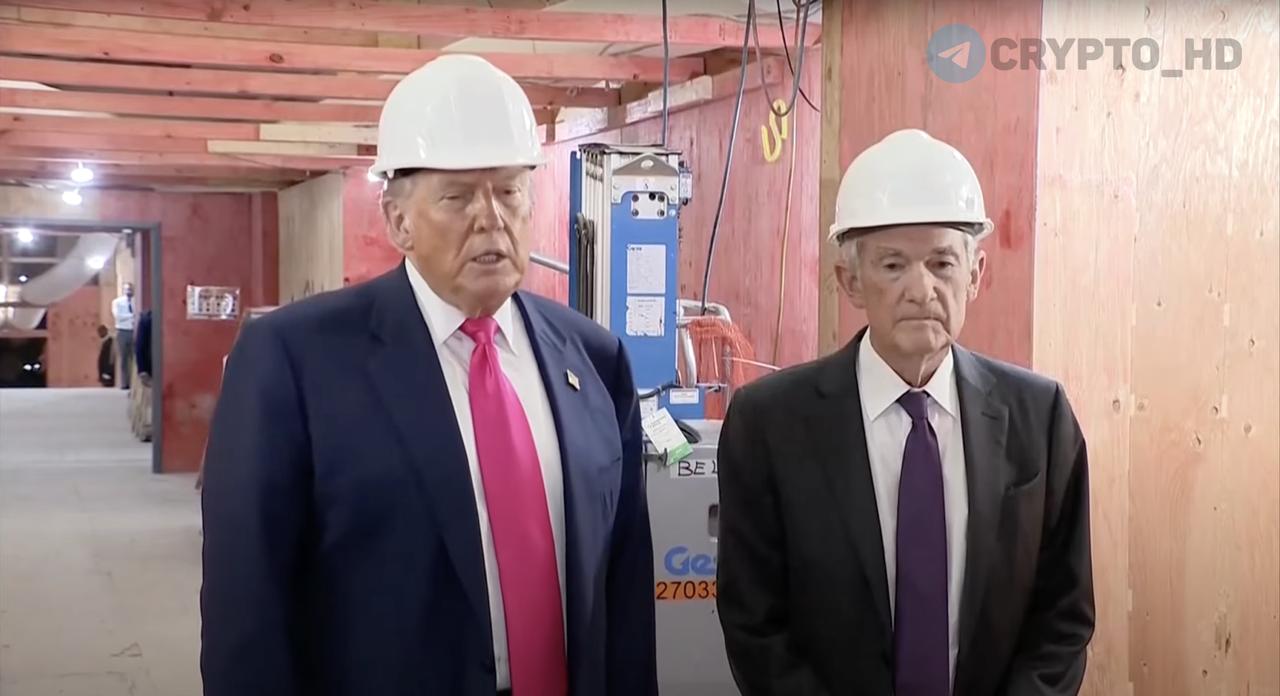 Дональд Трамп усиливает давление на главу ФРС Джерома Пауэлла.  - Работы сложные и очень дорогие. Похоже, что затраты на реконструкцию штаб-квартиры ФРС сильно выросли.  - Много действительно дорогостоящих проектов внутри ФРС.  - Жаль, что это вообще началось.  - Я попросил Пауэлла подумать, не стоит ли ему пересмотреть свою позицию. Я хочу, чтобы ставка была ниже.  - В США должна быть самая низкая ставка среди всех стран.  - Я хочу, чтобы ставка снизилась, а строительство штаб-квартиры ФРС наконец завершили.  - Сейчас мы находимся в процессе заключения сделки с Европой.  - Я говорил с Пауэллом о ставке. Разговор был очень продуктивным.  - Я бы не стал относить перерасход бюджета к отставке Пауэлла. Просто расходы вышли из-под контроля – такое бывает.  - Я верю, что Пауэлл поступит правильно.  - У меня есть кандидат на замену Пауэлла, возможно, даже три.  - Я не оказываю давления на Пауэлла, чтобы он ушел в отставку.  Напомним: сторонники Дональда Трампа обратились в Минюст США с жалобой на Джерома Пауэлла, обвинив его во лжесвидетельстве по поводу реновации штаб-квартиры ФРС.  Трансляция: ссылка  Ранее:  - расследование  - Пауэлл засуетился  Crypto Headlines