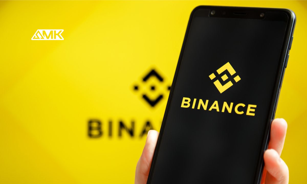 Binance отчиталась о более чем 250 млн пользователей  За 2024 год количество зарегистрированных пользователей Binance увеличилось на 47% и превысило отметку в 250 млн. Об этом биткоин-биржа сообщила в годовом отчете.  В компании назвали достижение «замечательной вехой» на пути к цели в 1 млрд обслуживаемых клиентов.  «Примечательно, что мы добавили 50 млн пользователей менее чем за шесть месяцев, отпраздновав отметку в 200 млн в июне», — подчеркнула команда платформы.  На этом фоне количество VIP-клиентов Binance увеличилось на 116%, а зарегистрированных институциональных пользователей на 97%.   В числе других достижений биржи за год:  ⏺ рекордная отметка в 4,44 млн обработанных запроса в секунду;  ⏺ свыше $160 млн в пользовательских активах под контролем;  ⏺ совокупный объем торгов в $100 трлн.   Напомним, в начале 2024 года доля Binance в совокупном объеме торгов на централизованных биржах сократилась до 34%, но уже к октябрю показатель восстановился к 41%, следует из данных 0xScope.