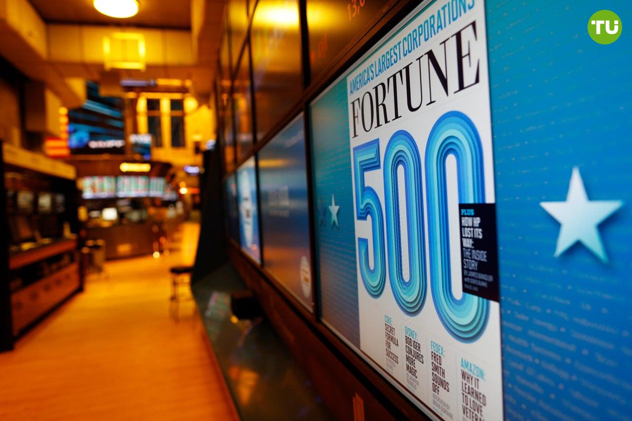 Внедрение блокчейна в Fortune 500 достигло 60% Согласно последнему отчету Coinbase State of Crypto, 6 из 10 руководителей компаний из списка Fortune 500 говорят, что их компании реализуют инициативы в блокчейне. 73% компаний уже владеют токенами помимо BTC и ETH, а 76% ожидают инвестировать в токенизированные реальные активы к 2026 году. 38% руководителей считают, что инструменты в блокчейне могут генерировать дополнительные продажи, а 37% сообщают об активном поиске идей для новых проектов.